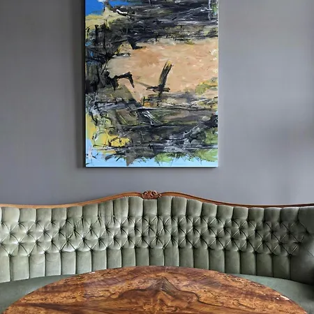 Stylish With Garden View Holiday home *